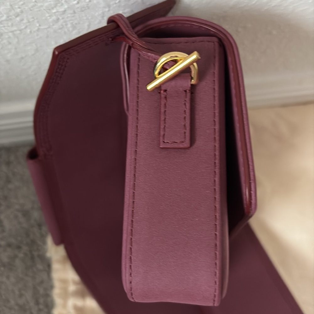 Jacquemus Le Carinu Burgundy Flap Leather Shoulder Bag - Picture 14 of 16